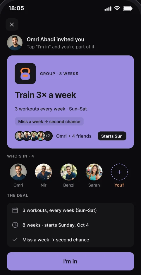 An invite to the group commitment “Train 3× a week”, with four friends already in.